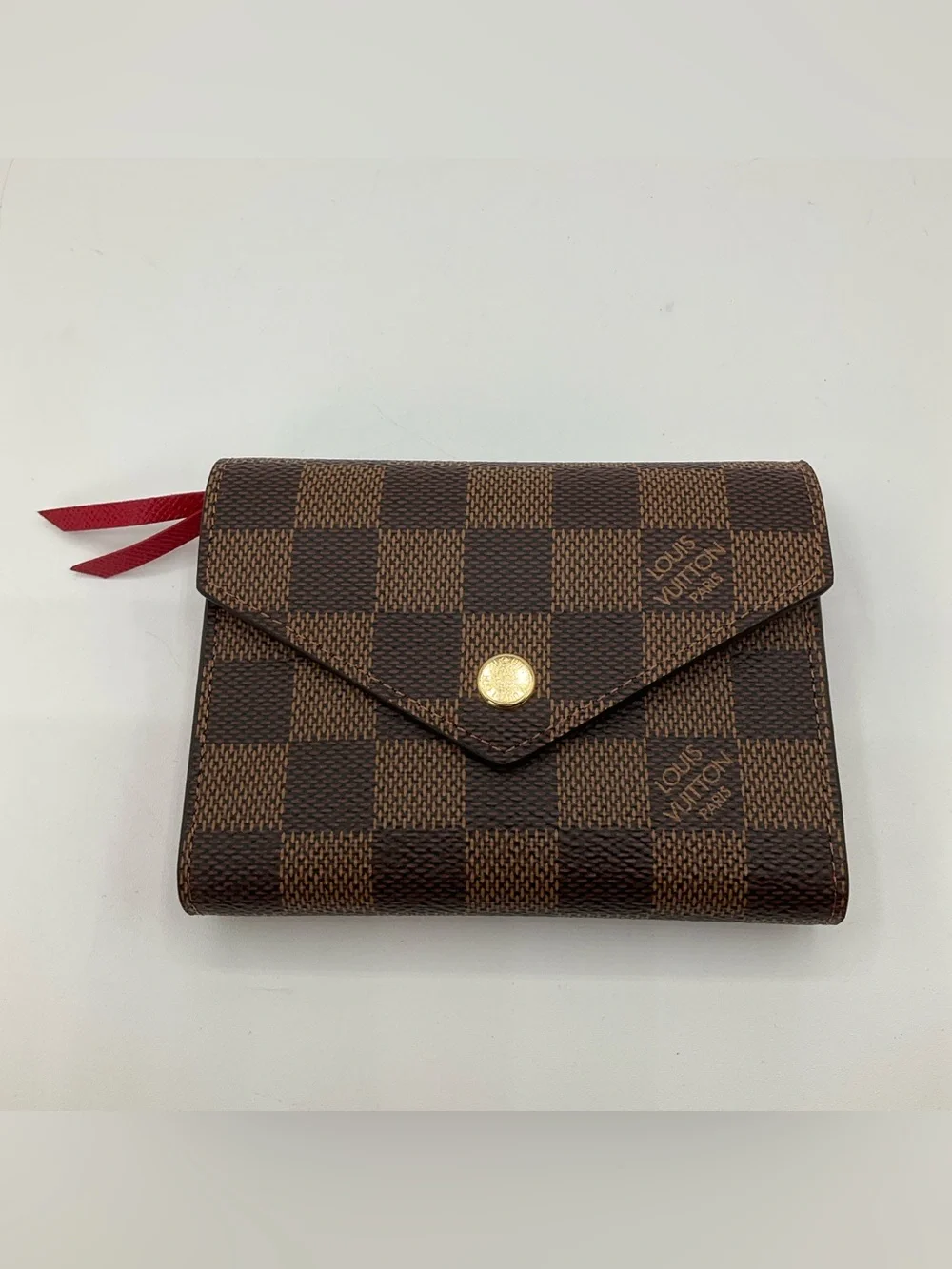 NWT Louis Vuitton Victorine Trifold Wallet Damier Ebene Rouge Interior N41659